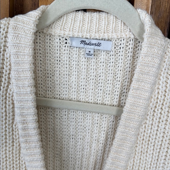 Madewell Shirttail Cardigan Sweater in Antique Cream. M - Picture 5 of 9